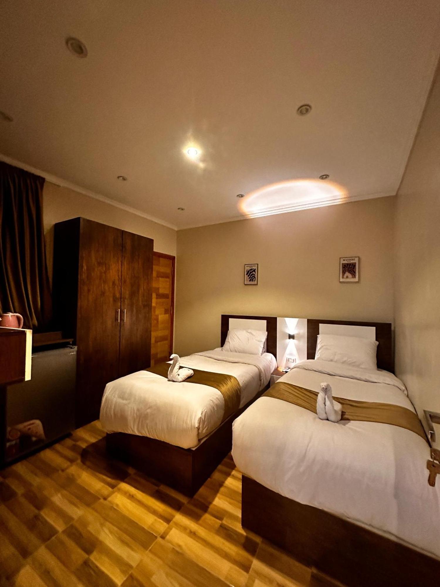 Pyramids On The Spot View Hotel Kafrat al Jabal Luaran gambar
