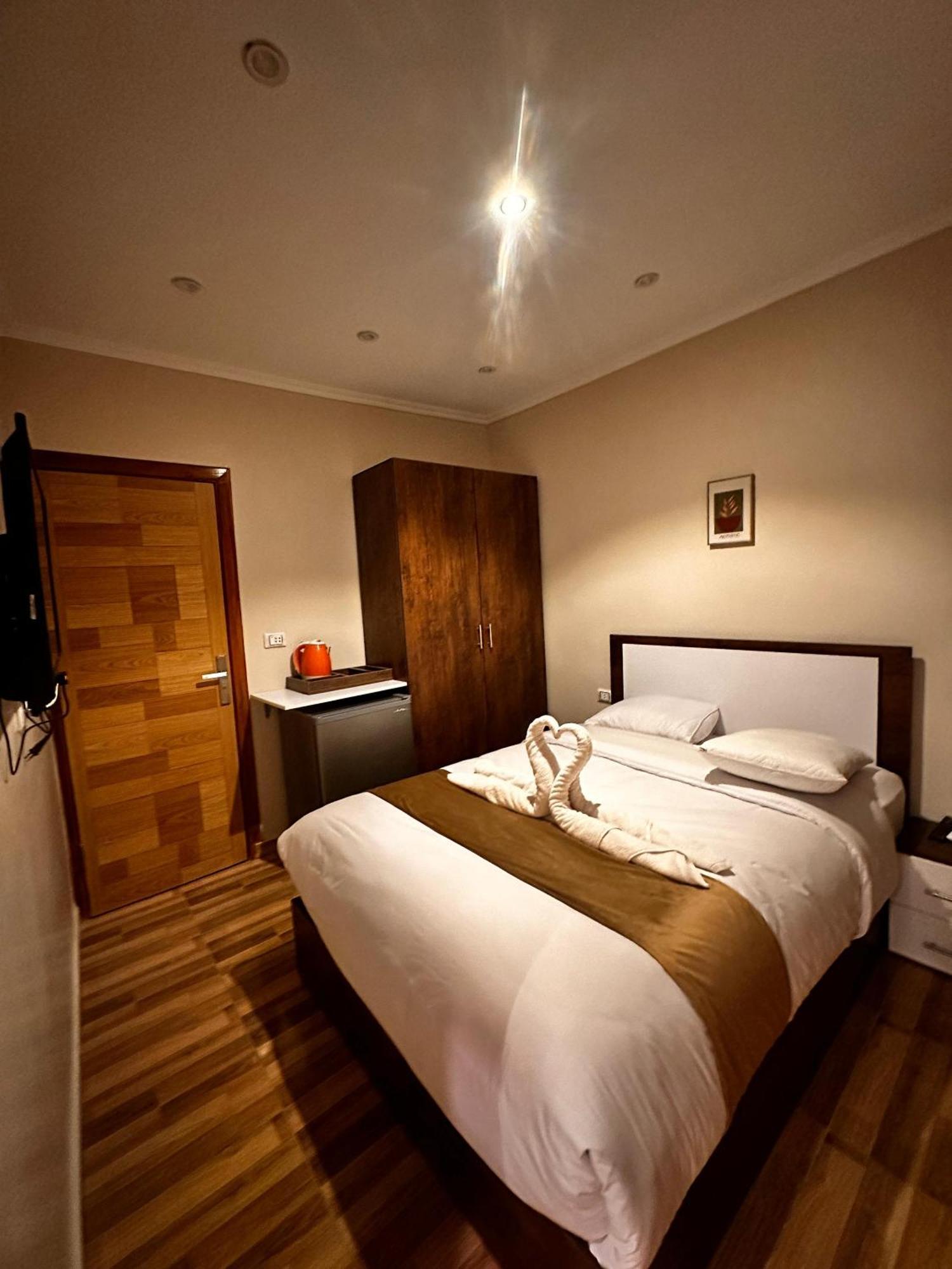 Pyramids On The Spot View Hotel Kafrat al Jabal Luaran gambar