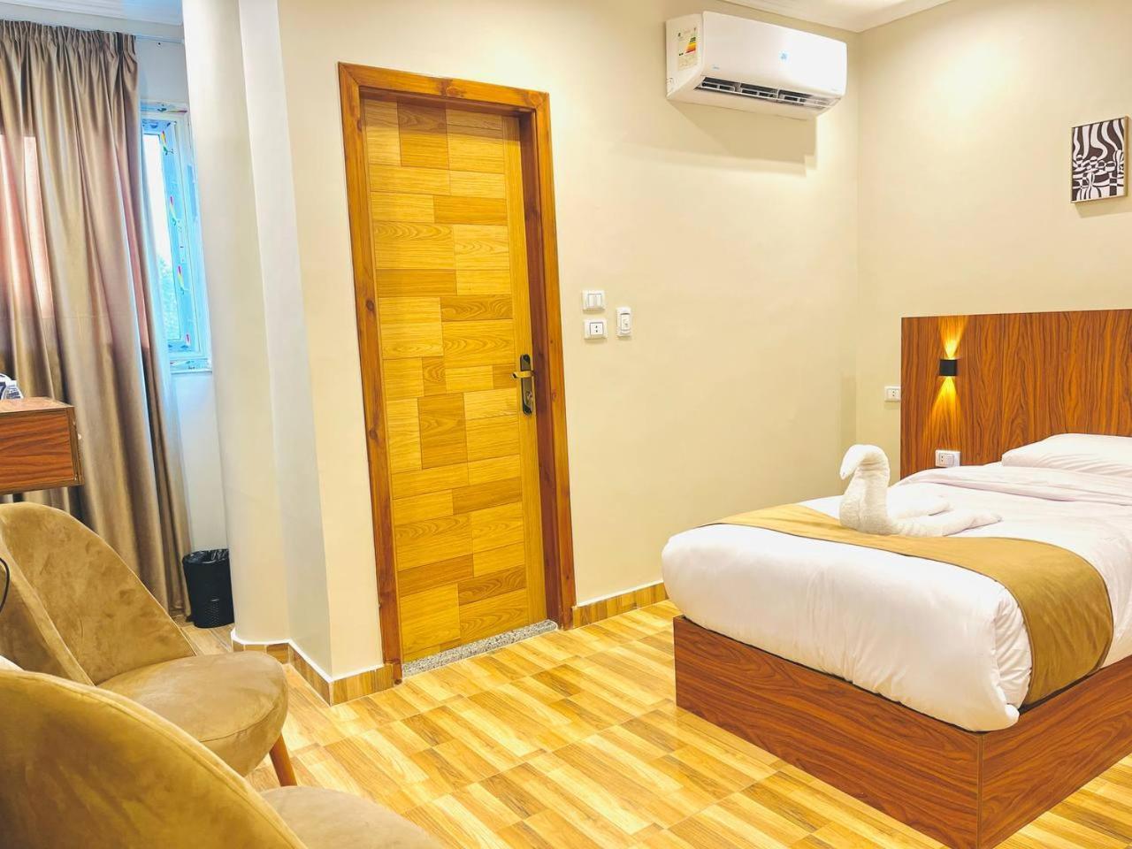 Pyramids On The Spot View Hotel Kafrat al Jabal Luaran gambar