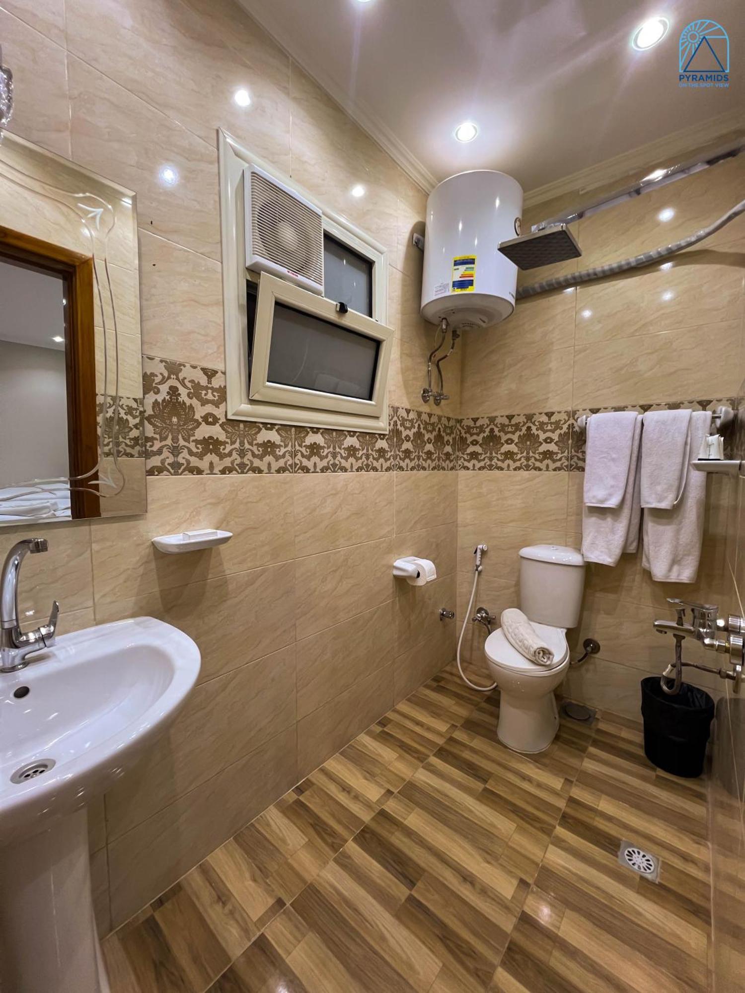 Pyramids On The Spot View Hotel Kafrat al Jabal Luaran gambar